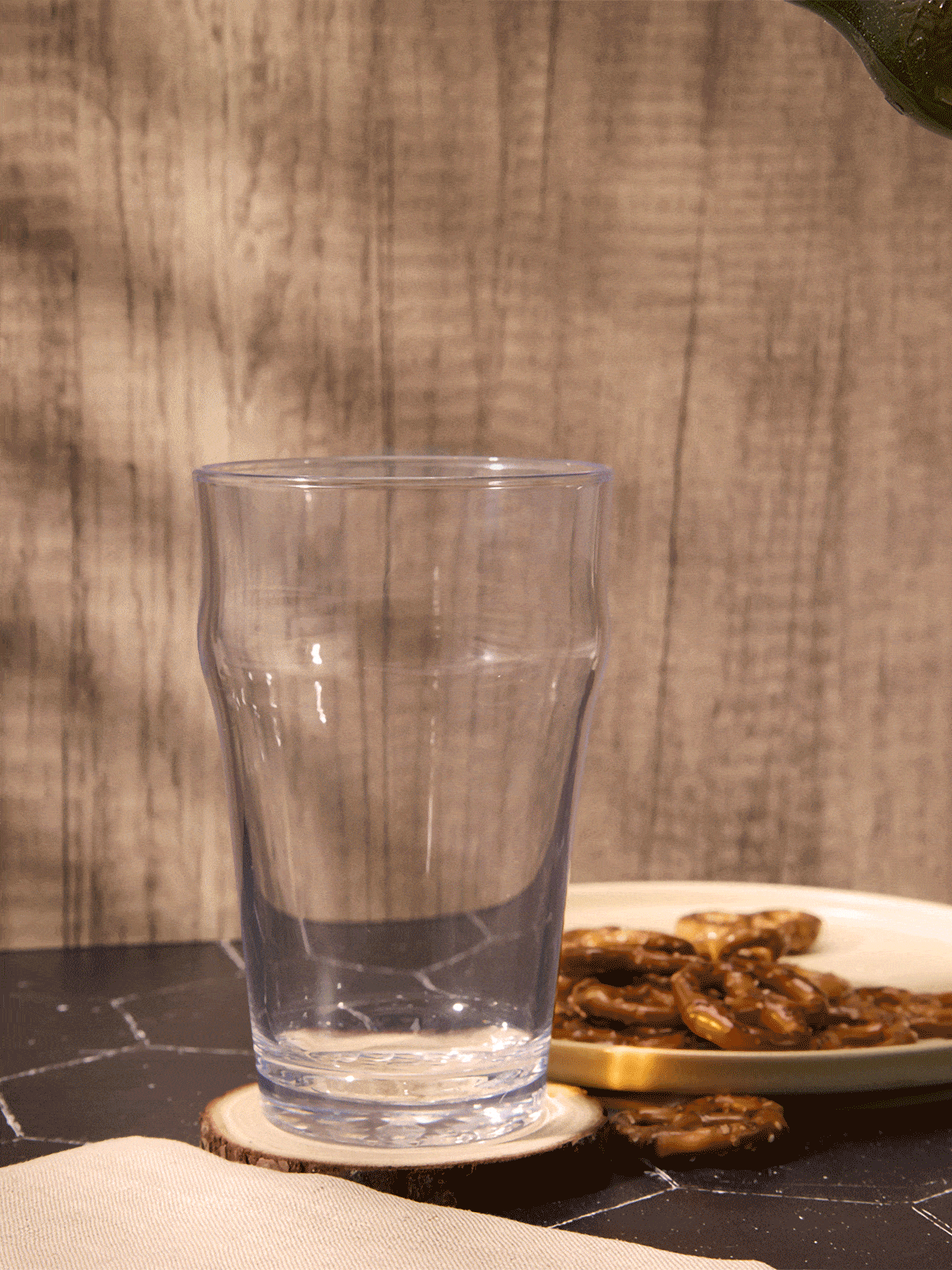 RESERVE 16oz Diamond Base English Pint Tritan™ Copolyester Glass